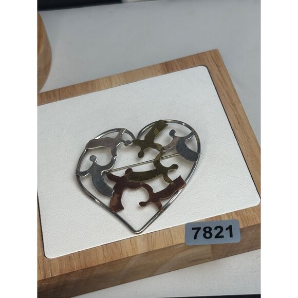 Vintage Heart Shaped Brooch Pin - Picture 4 of 8